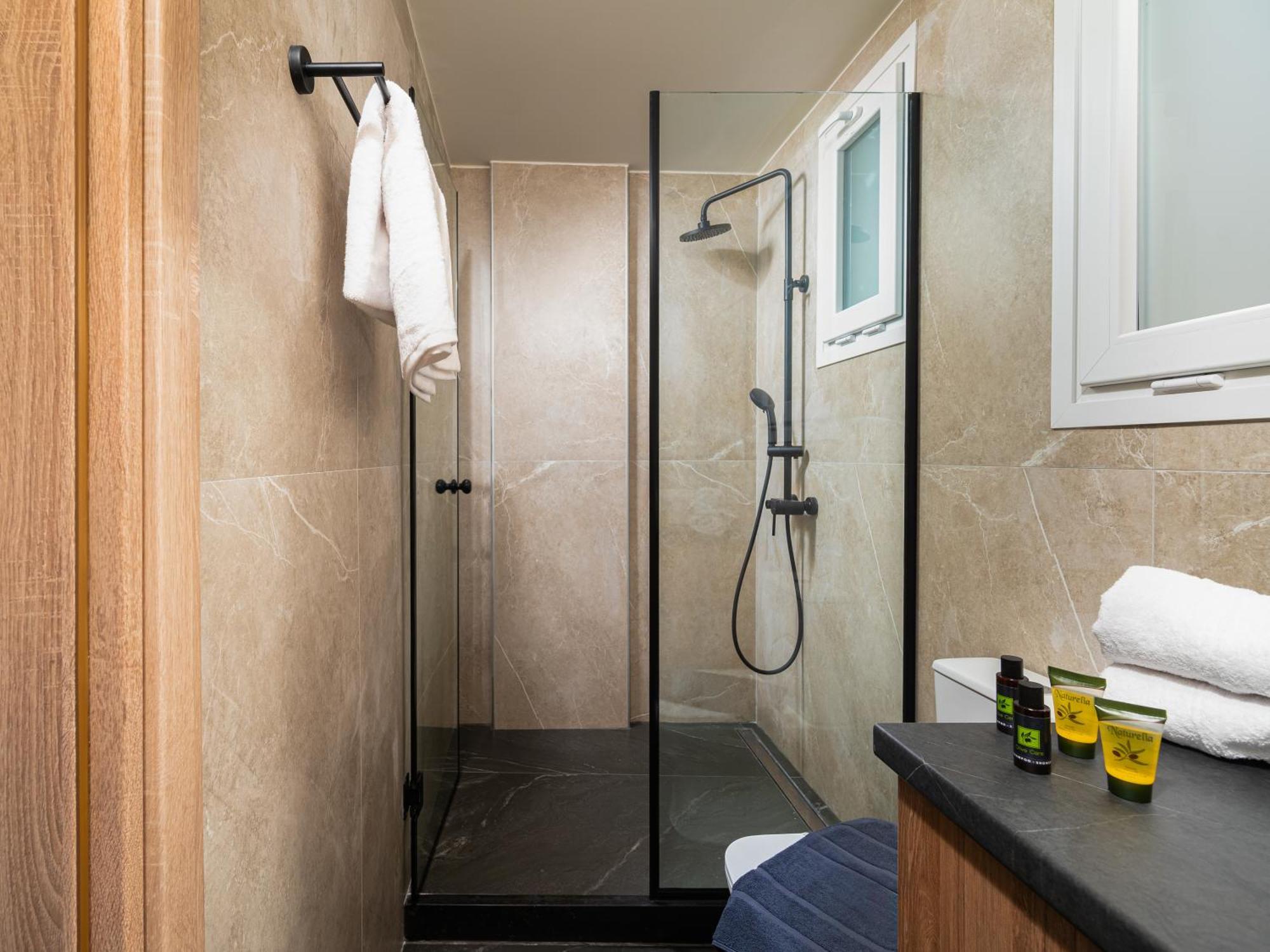 הרסוניסוס Makas Suites מראה חיצוני תמונה