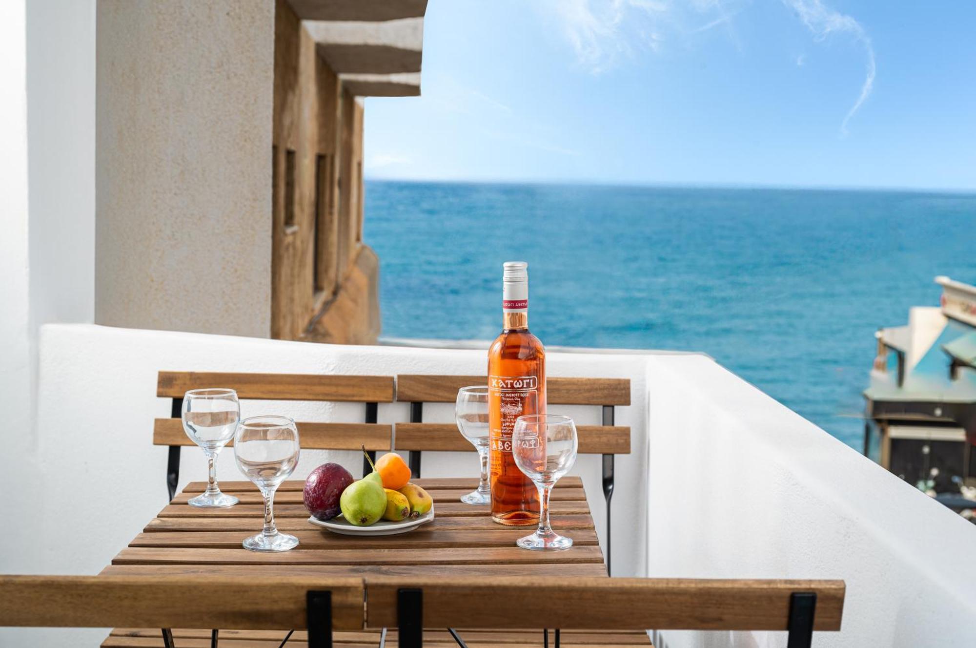 הרסוניסוס Makas Suites מראה חיצוני תמונה