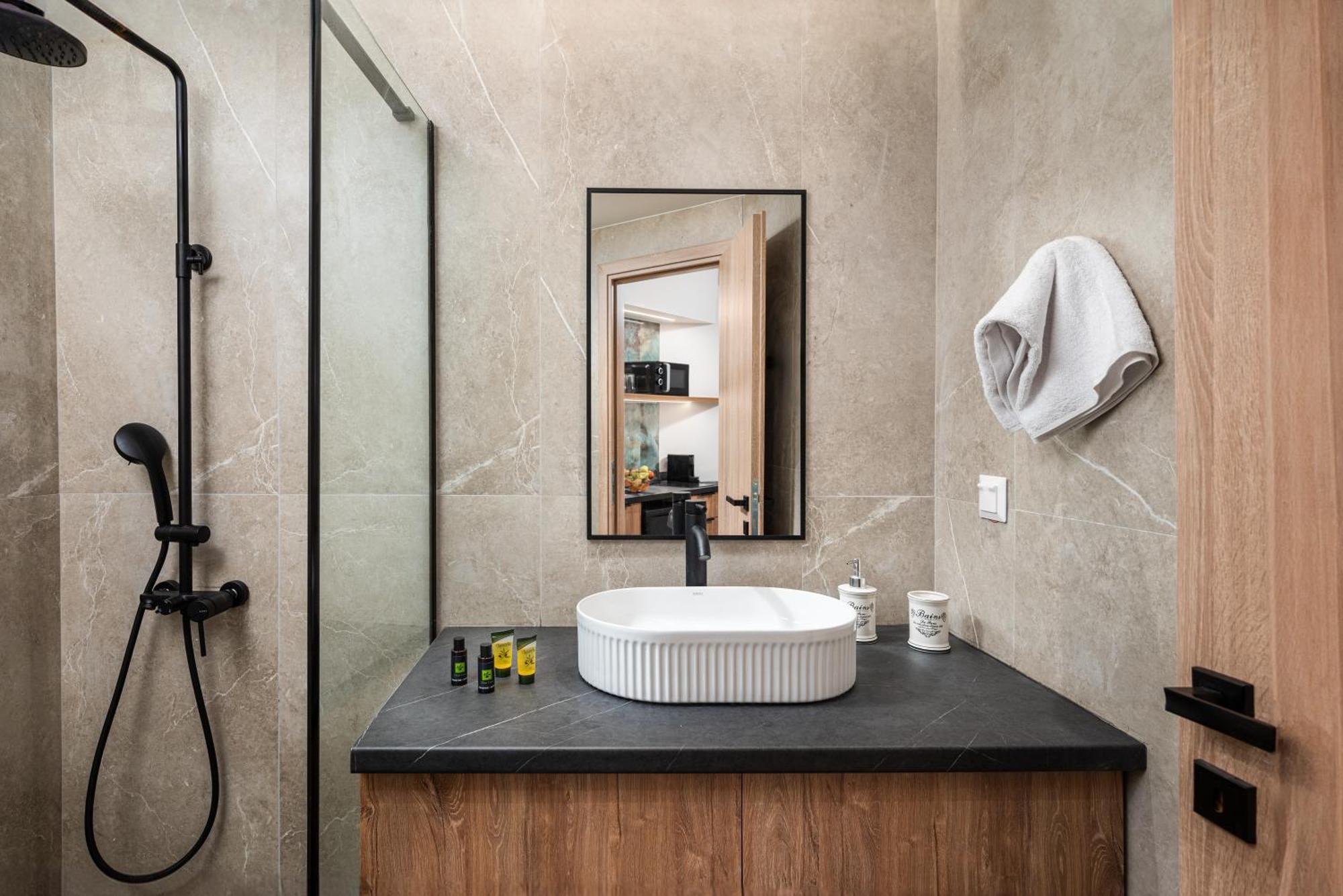 הרסוניסוס Makas Suites מראה חיצוני תמונה